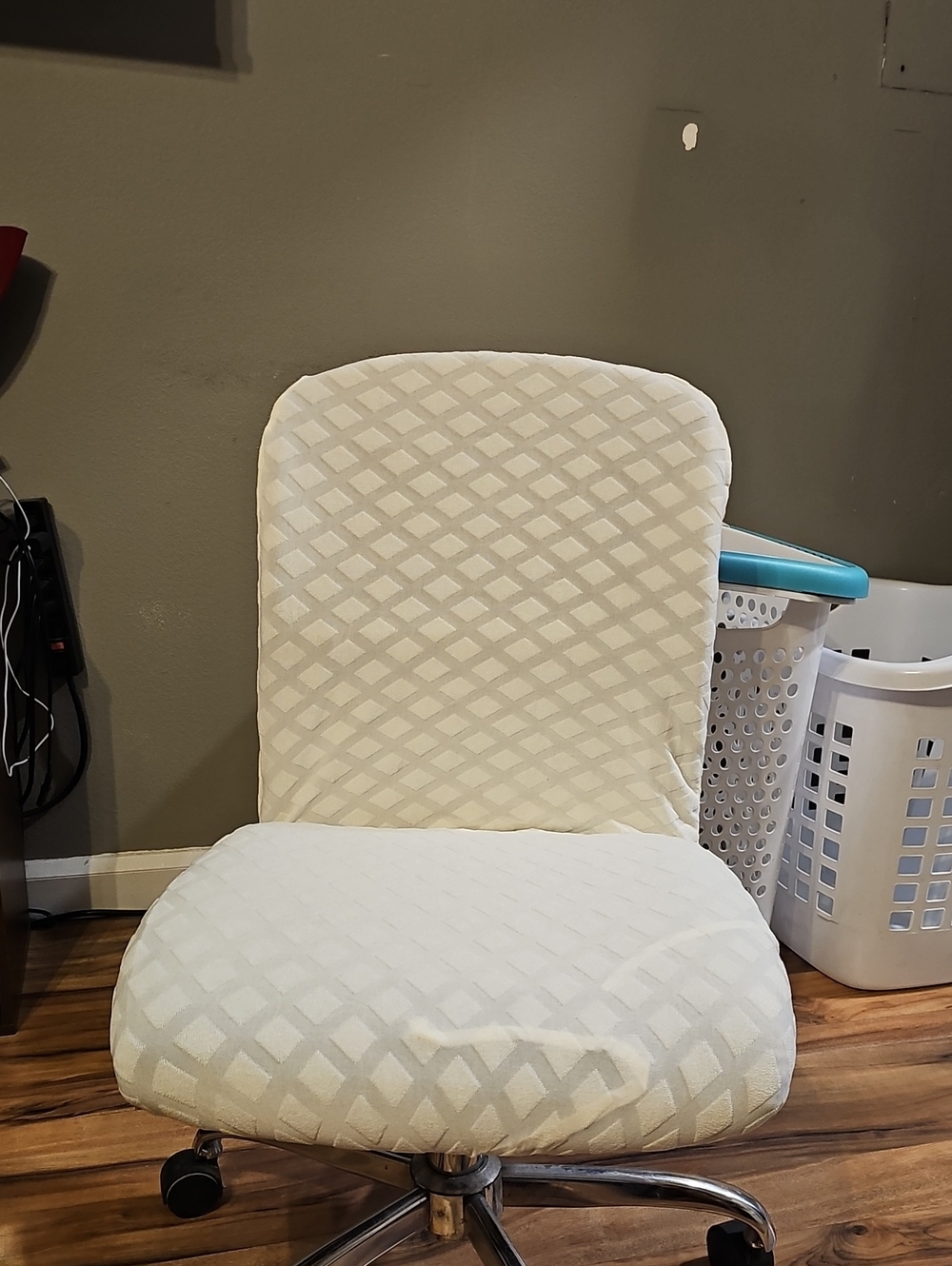 Neutral White Diamond-Pattern Office Chair Cover - Unbranded